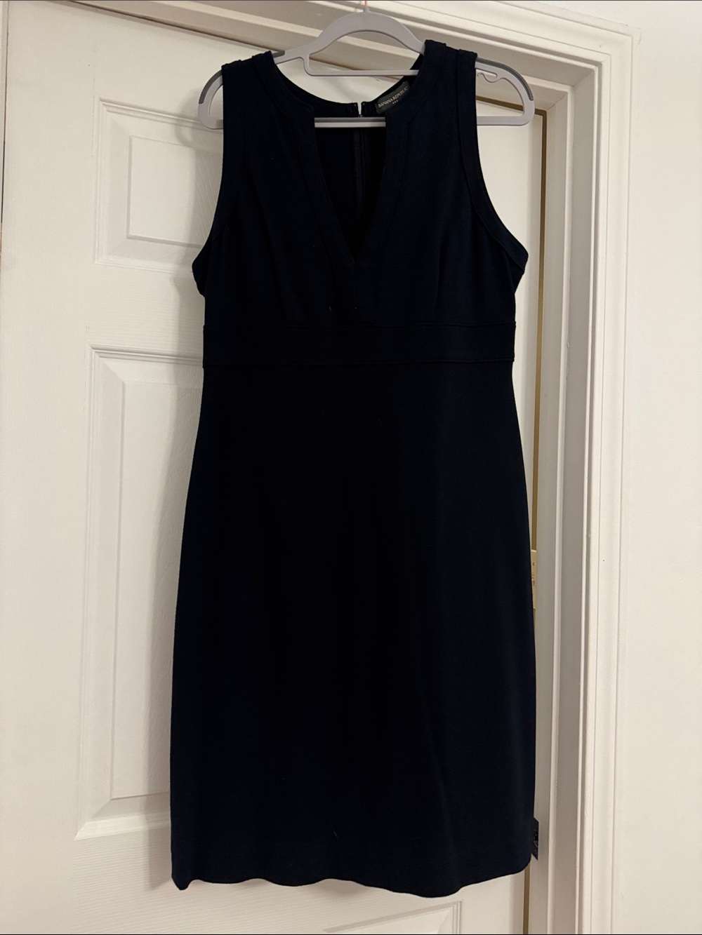 Banana Republic Black Sleeveless V-Neck Midi Dress